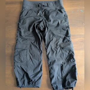 Lululemon Lightweight Cargo Crop Pants Size 2
